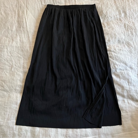 ❌SOLD❌ Aritzia Wilfred Black Celesse Midi Skirt - Picture 2 of 8